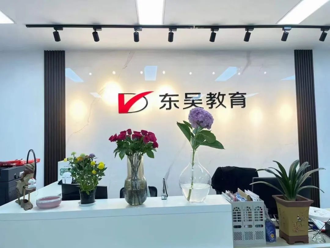 部分同學(xué)由于對考銀行缺乏足夠的認知總是不以為意，認為這是一種低檔次的職業(yè)選擇。其實(shí)銀行工作作為一種穩定的職業(yè)選擇，具有待遇優(yōu)厚、福利保障好、職業(yè)發(fā)展前景廣闊等特點(diǎn)。特別是每年的銀行秋季校園招聘招聘規模大、崗位多。所以千萬(wàn)不要因為自視甚高而導致自己失去了一個(gè)很好的就業(yè)機會(huì )。